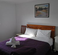 Maple Tree Cottage - Internet Find