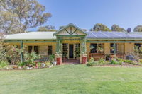 Devonleigh Bed  Breakfast