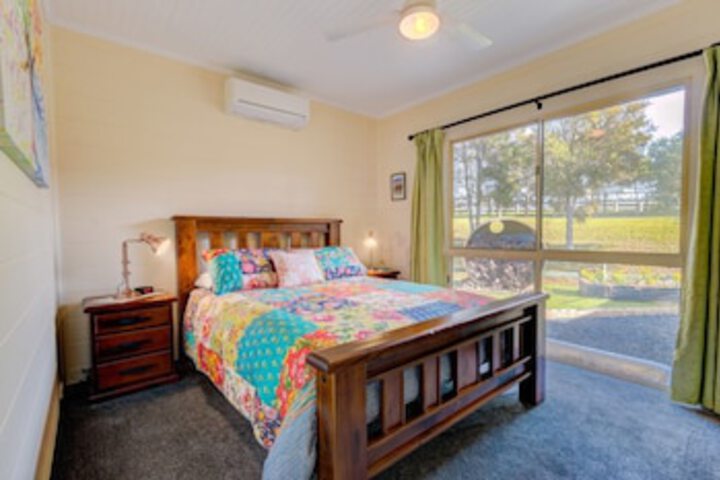 Hotels Nana Glen NSW Internet Find