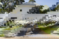 Lancemore Lindenderry Red Hill