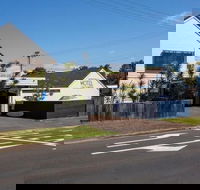 Moffat Beach Motel Caloundra - Internet Find