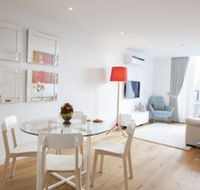 Boutique Stays - Sea Breeze Port Melbourne - Internet Find