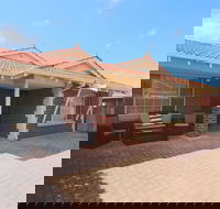 Mindarie Villa - Internet Find
