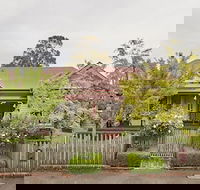 Box Cottage Apartment - Internet Find