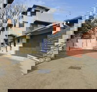 Breakaway Bright - Superb Townhouse - Internet Find