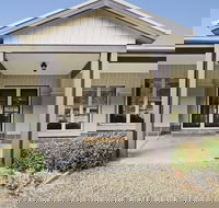 Collins Retreat - 4 Bedroom home with Pool - Internet Find