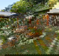 Palm Grove Rainforest Retreat - Internet Find