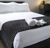 Lakeside Retreat  Business - Internet Find