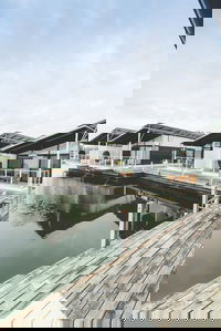 Caves Coastal Bar  Bungalows