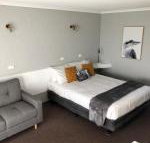 Country Roads Motor Inn - Internet Find