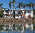 Beachfront 6 25 Willow Street - Internet Find