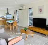 WHITSUNDAY brand new townhouse close to boardwalk - Internet Find
