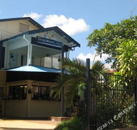 Dingo Moon Lodge Hostel - Internet Find