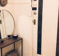 Art Deco Apt in Sunny Elwood Minutes to St. Kilda - Internet Find