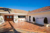 Char-ree-leera Luxury Retreat