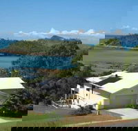 Hideaway Retreat Beach House with Pool - Internet Find
