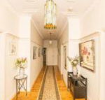 Hillside Cottage  Comfy Spacious Walk to CBD  Stannies - Internet Find