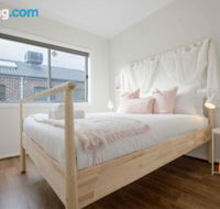 109Cozy Cranbourne Family House5Bed2Bath2Parking - Internet Find