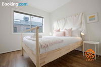 109Cozy Cranbourne Family House5Bed2Bath2Parking