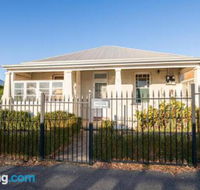 William Cottage Central Heritage Home - Internet Find