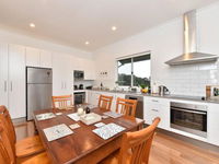 Kinloch Cottage renovated to new on Daisy Hill Vineyard