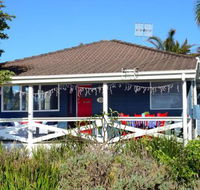32 WERRI BLUE Werri Beach Gerringong 4pm Check Out Sundays - Internet Find