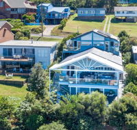 NANNY  POPPYS BEACH HOUSE Gerroa 4pm check out Sundays - Internet Find