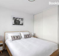 Brand new family friendly 3 bed villa walk shops - Internet Find