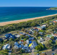 THE OASIS Werri Beach 4pm Check Out Sundays - Internet Find