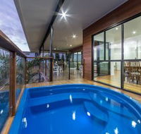 Beths Beach House Cannonvale - Internet Find