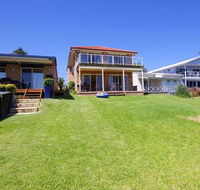 Luxury Waterfront House - Internet Find