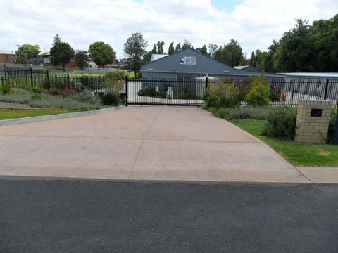 Central Maitland Storage - Internet Find 2