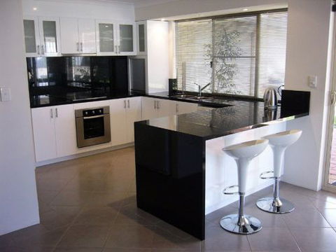 A & Z Kitchens - Internet Find 2