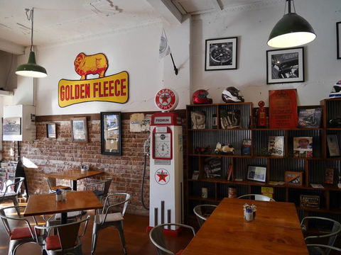 Roadies Cafe - Internet Find 4