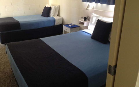 Emerald Motor Inn - Internet Find 2