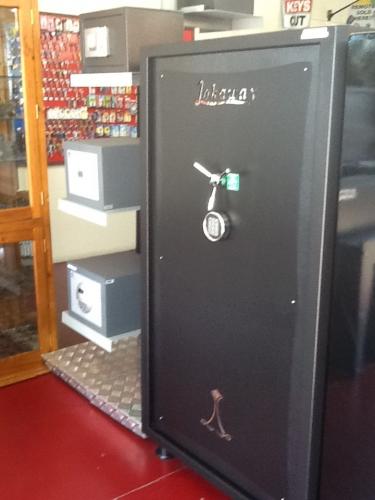 Shaine Hunter Locksmiths - Internet Find 6