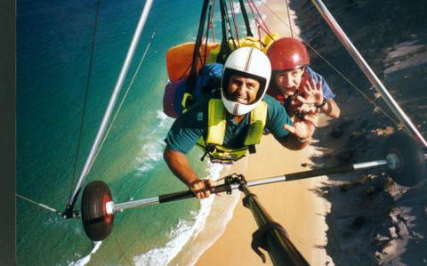 David Cookman–Sunshine Coast Hang Gliding - Internet Find 0