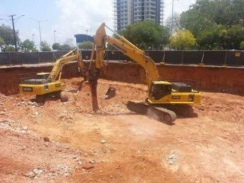 MCE Mark Cundall Earthmoving - Internet Find 5