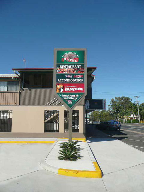 Young Australian Hotel - Internet Find 1