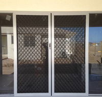 NQ. Glass  Aluminium Fitouts - Internet Find