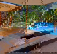 Outside Noosa - Internet Find