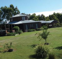 Roses Vineyard at Innes View - Internet Find