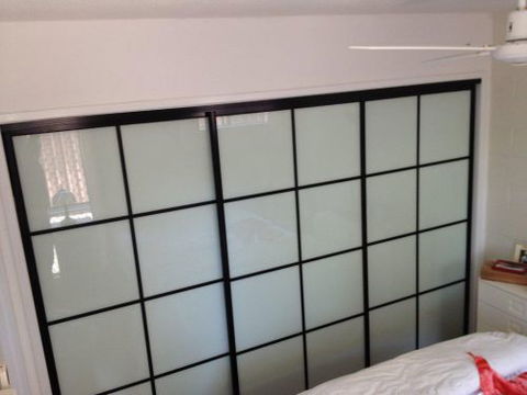 Lloyd’s Glass & Aluminium - Internet Find 7