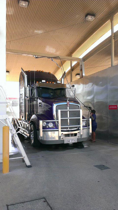 Bubbles N Suds Car & Dog Wash - Internet Find 1