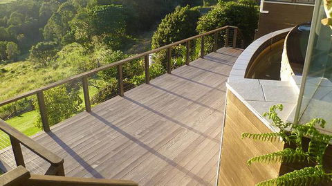 Designer Decks & Patios - Internet Find 3
