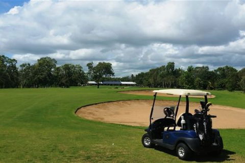 Rowes Bay Golf Shop - Internet Find 2