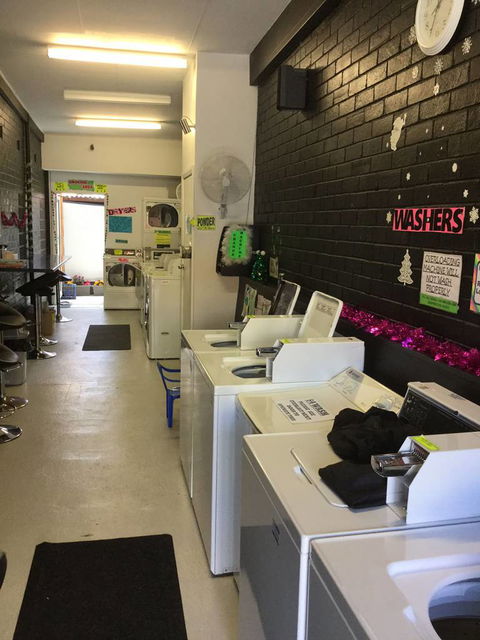 The Entrance Laundromat - Internet Find 2