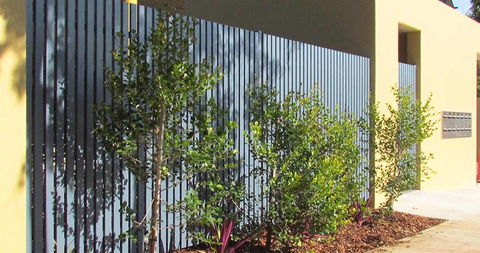 Trojon Fencing - Internet Find 12