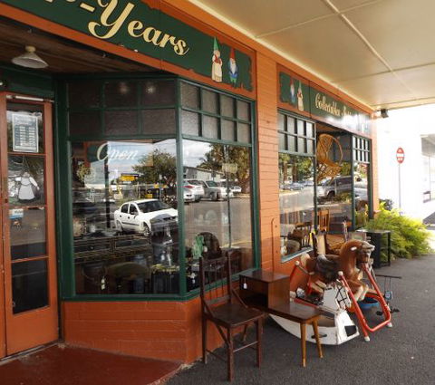 Yester-Years At Gnomes - Internet Find 1