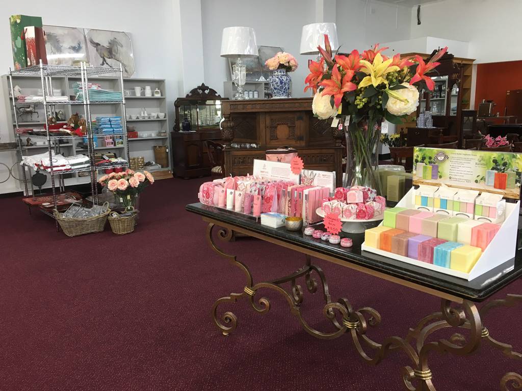 Art Dealers Internet Find